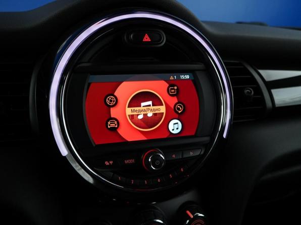 Mini Hatch III (F55/F56) Рестайлинг с пробегом 2018 года, цена 1 397 444 рубля, 147621 км, хэтчбек, Автокод Объявления