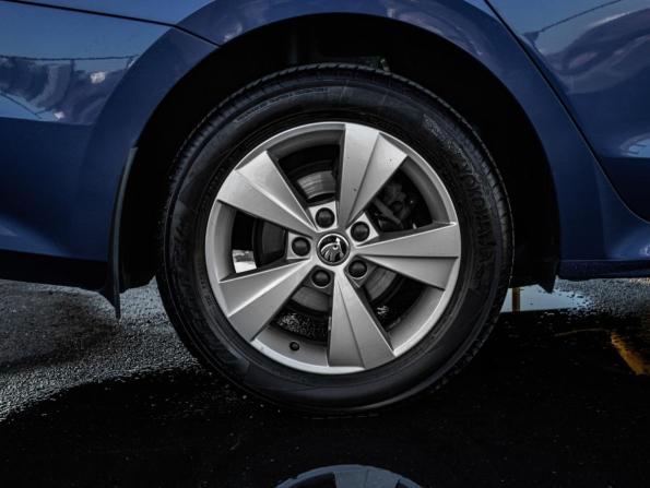 Skoda Octavia IV (A8) с пробегом 2021 года, цена 1 299 999 рублей, 267025 км, лифтбек, Автокод Объявления