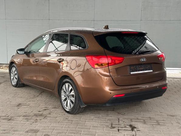 Kia Ceed II Рестайлинг с пробегом 2017 года, цена 1 280 000 рублей, 175000 км, универсал, Автокод Объявления