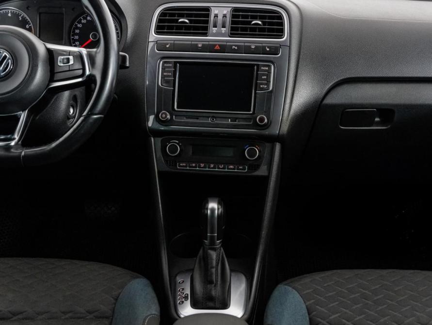 Volkswagen Polo V Рестайлинг Санкт-Петербург  - изображение 13