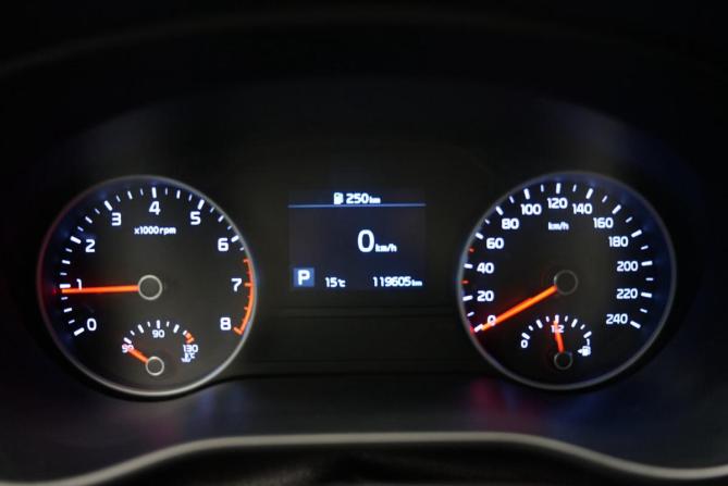 Kia Sportage IV Рестайлинг с пробегом 2019 года, цена 2 355 000 рублей, 120000 км, внедорожник, Автокод Объявления