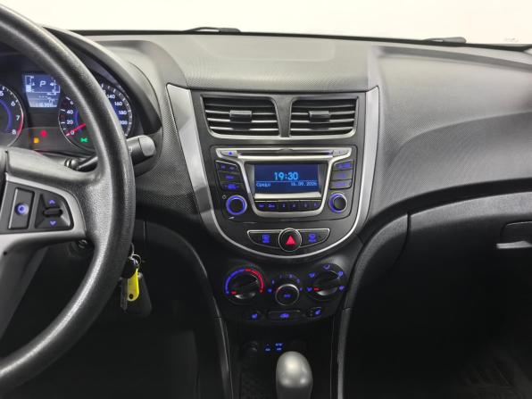 Hyundai Solaris I Рестайлинг с пробегом 2015 года, цена 950 000 рублей, 116387 км, седан, Автокод Объявления