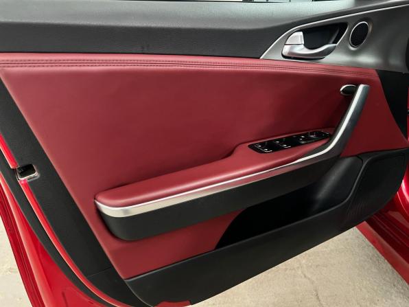 Kia Stinger I с пробегом 2020 года, цена 2 650 000 рублей, 99700 км, лифтбек, Автокод Объявления