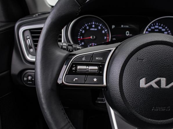 Kia Ceed III Рестайлинг с пробегом 2022 года, цена 2 260 000 рублей, 41418 км, универсал, Автокод Объявления