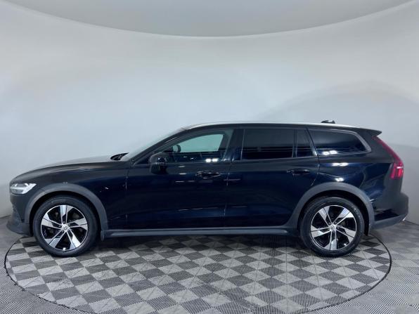 Volvo V60 Cross Country II с пробегом 2021 года, цена 3 397 000 рублей, 116411 км, универсал, Автокод Объявления