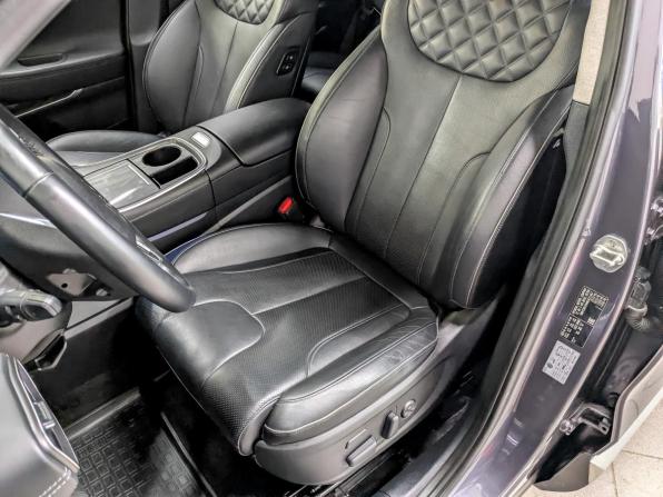Hyundai Santa Fe IV Рестайлинг с пробегом 2022 года, цена 4 450 000 рублей, 68249 км, внедорожник, Автокод Объявления