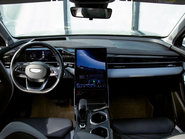 Geely Atlas II с пробегом 2024 года, цена 3 099 000 рублей, 36000 км, внедорожник, Автокод Объявления