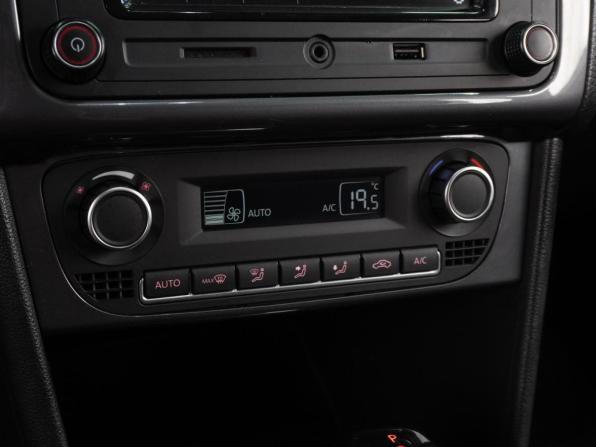 Volkswagen Polo V Рестайлинг с пробегом 2019 года, цена 1 537 000 рублей, 91049 км, седан, Автокод Объявления