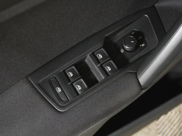 Volkswagen Tiguan II с пробегом 2019 года, цена 1 991 000 рублей, 137312 км, внедорожник, Автокод Объявления