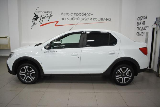 Renault Logan II Рестайлинг с пробегом 2022 года, цена 1 349 000 рублей, 55000 км, седан, Автокод Объявления