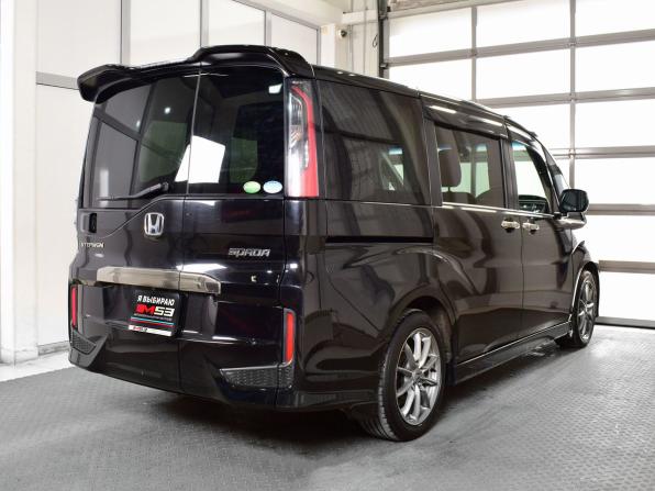 Honda Stepwgn V с пробегом 2016 года, цена 1 565 997 рублей, 203415 км, минивэн, Автокод Объявления