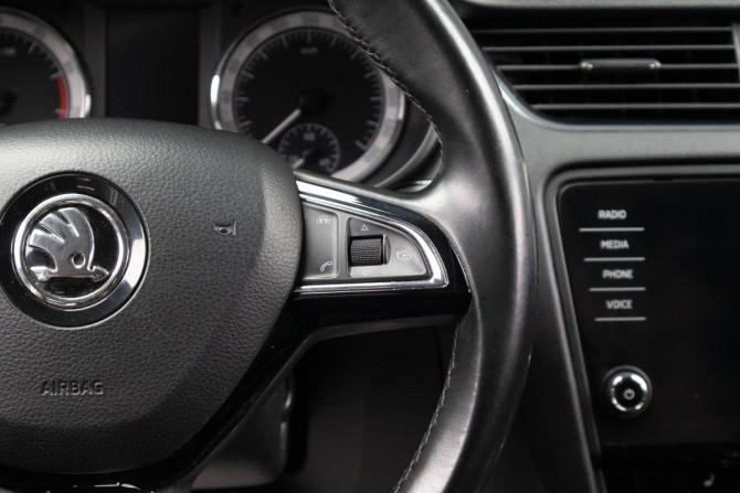 Skoda Octavia III (A7) Рестайлинг с пробегом 2017 года, цена 1 589 000 рублей, 214000 км, лифтбек, Автокод Объявления