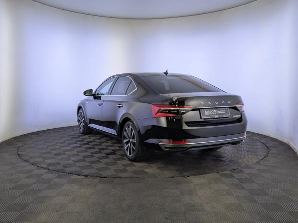 Skoda Superb III Рестайлинг с пробегом 2024 года, цена 2 900 000 рублей, 66490 км, лифтбек, Автокод Объявления