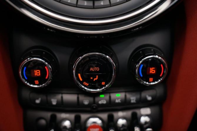 Mini Cabrio III Рестайлинг с пробегом 2020 года, цена 3 292 000 рублей, 56000 км, кабриолет, Автокод Объявления