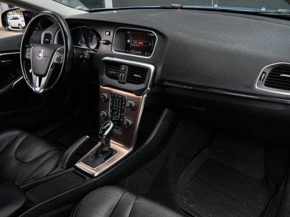 Volvo V40 II с пробегом 2014 года, цена 1 549 000 рублей, 177422 км, хэтчбек, Автокод Объявления