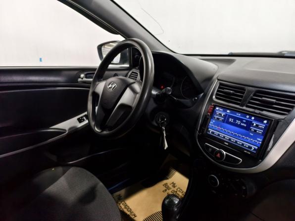 Hyundai Solaris I с пробегом 2013 года, цена 625 000 рублей, 293314 км, седан, Автокод Объявления