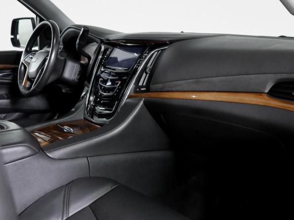 Cadillac Escalade IV с пробегом 2015 года, цена 3 800 000 рублей, 223338 км, внедорожник, Автокод Объявления