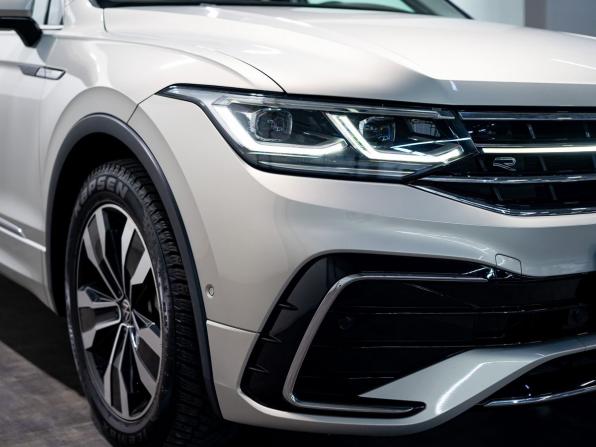 Volkswagen Tiguan II Рестайлинг с пробегом 2021 года, цена 4 020 000 рублей, 25700 км, внедорожник, Автокод Объявления