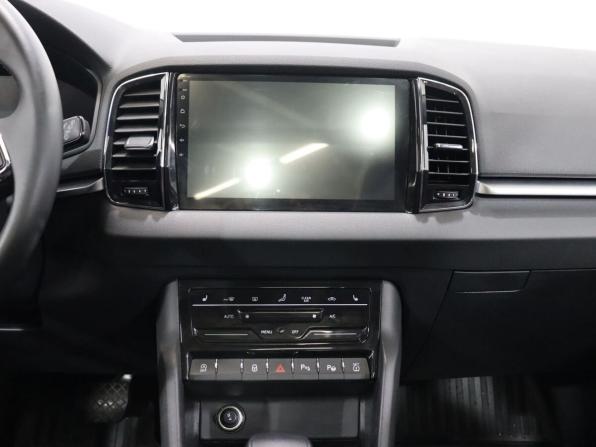 Skoda Karoq I Рестайлинг с пробегом 2024 года, цена 2 999 000 рублей, 3689 км, внедорожник, Автокод Объявления