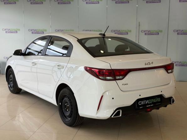 Kia Rio IV Рестайлинг с пробегом 2021 года, цена 970 000 рублей, 213109 км, седан, Автокод Объявления
