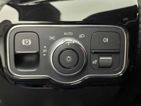 Mercedes-Benz A-Класс IV (W177) с пробегом 2018 года, цена 2 524 000 рублей, 70750 км, хэтчбек, Автокод Объявления