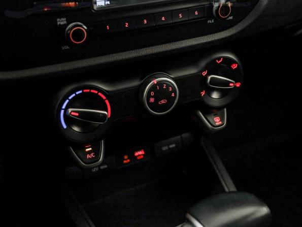 Kia Rio IV с пробегом 2019 года, цена 1 389 000 рублей, 128778 км, хэтчбек, Автокод Объявления