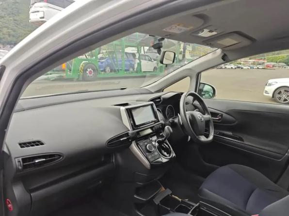 Toyota Wish II Рестайлинг с пробегом 2016 года, цена 1 600 000 рублей, 86892 км, минивэн, Автокод Объявления