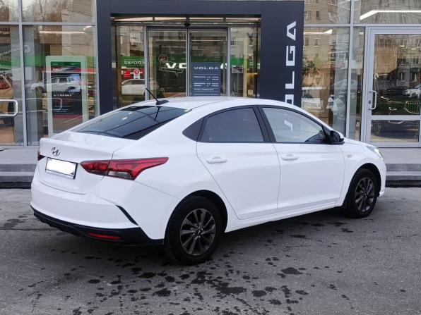 Hyundai Solaris II Рестайлинг с пробегом 2022 года, цена 1 549 000 рублей, 53497 км, седан, Автокод Объявления