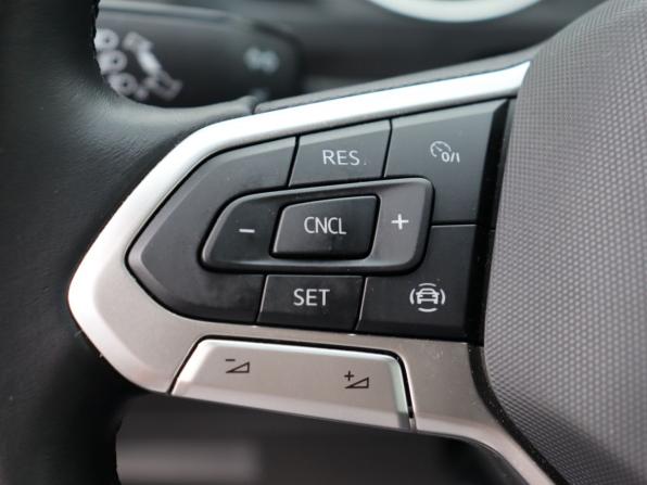 Volkswagen Tiguan II Рестайлинг с пробегом 2021 года, цена 2 550 000 рублей, 72000 км, внедорожник, Автокод Объявления