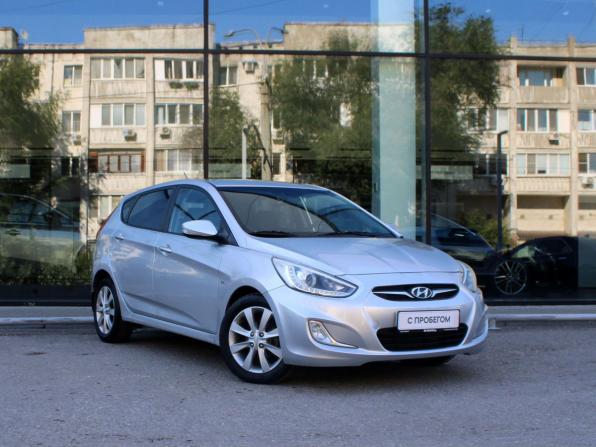 Hyundai Solaris I с пробегом 2014 года, цена 960 000 рублей, 212000 км, хэтчбек, Автокод Объявления