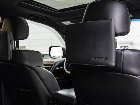 Lexus LX III Рестайлинг 2 с пробегом 2017 года, цена 5 869 000 рублей, 180000 км, внедорожник, Автокод Объявления