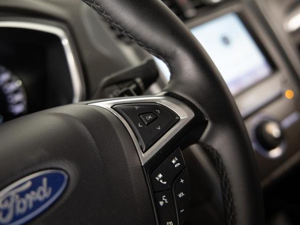 Ford Mondeo V с пробегом 2016 года, цена 1 325 000 рублей, 209904 км, седан, Автокод Объявления