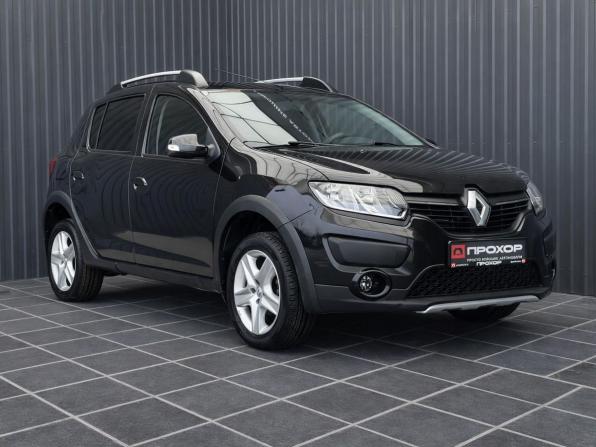 Renault Sandero II с пробегом 2015 года, цена 877 000 рублей, 118000 км, хэтчбек, Автокод Объявления
