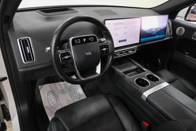 Li Auto (Lixiang) L7 I с пробегом 2023 года, цена 5 929 000 рублей, 39000 км, внедорожник, Автокод Объявления