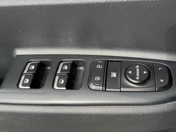 Kia Rio IV Рестайлинг с пробегом 2021 года, цена 1 800 000 рублей, 35330 км, седан, Автокод Объявления