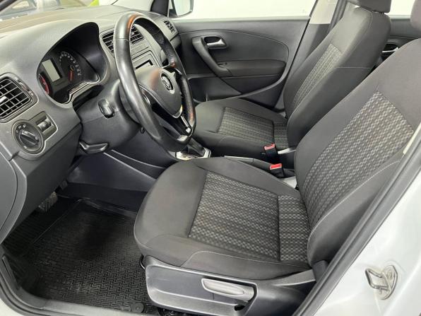 Volkswagen Polo V Рестайлинг с пробегом 2018 года, цена 1 288 000 рублей, 81632 км, седан, Автокод Объявления