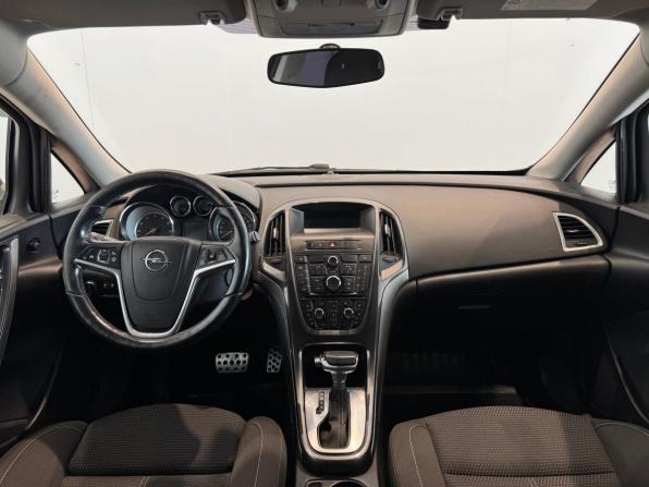 Opel Astra J Рестайлинг с пробегом 2013 года, цена 735 000 рублей, 193741 км, универсал, Автокод Объявления