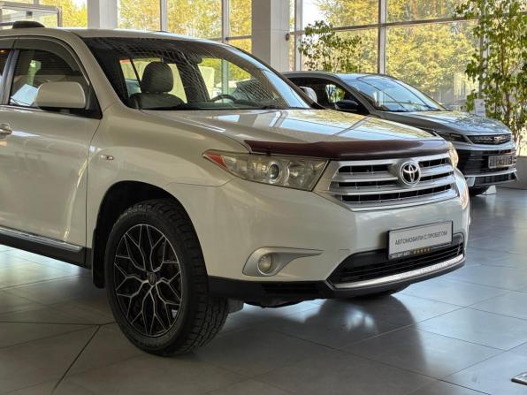 Toyota Highlander II (XU40) Рестайлинг с пробегом 2011 года, цена 1 725 000 рублей, 210000 км, внедорожник, Автокод Объявления
