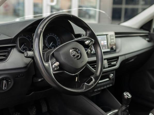 Skoda Rapid II с пробегом 2021 года, цена 1 200 000 рублей, 94698 км, лифтбек, Автокод Объявления