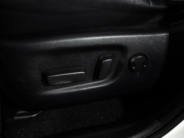 Toyota RAV4 IV (XA40) Рестайлинг с пробегом 2016 года, цена 2 449 700 рублей, 97652 км, внедорожник, Автокод Объявления
