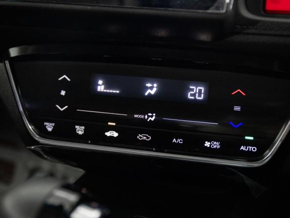 Honda Vezel I с пробегом 2014 года, цена 1 800 000 рублей, 40312 км, внедорожник, Автокод Объявления