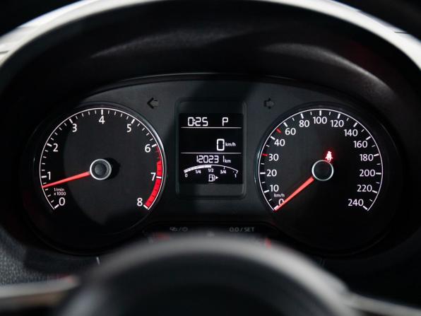 Volkswagen Polo V Рестайлинг с пробегом 2019 года, цена 1 200 000 рублей, 120231 км, седан, Автокод Объявления