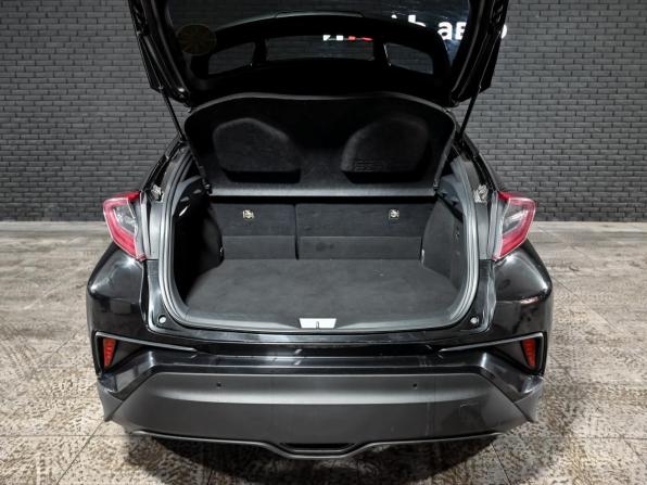 Toyota C-HR I с пробегом 2018 года, цена 2 350 000 рублей, 89340 км, внедорожник, Автокод Объявления