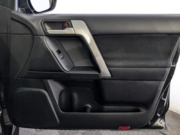 Toyota Land Cruiser Prado 150 Series Рестайлинг 2 с пробегом 2020 года, цена 4 685 000 рублей, 173638 км, внедорожник, Автокод Объявления