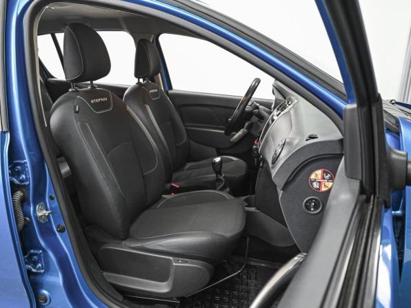 Renault Sandero II Рестайлинг с пробегом 2021 года, цена 1 198 000 рублей, 70783 км, хэтчбек, Автокод Объявления