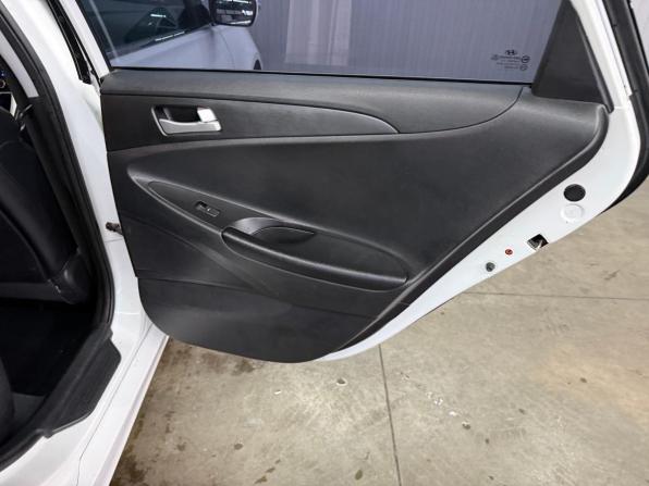 Hyundai Sonata VI (YF) с пробегом 2011 года, цена 1 027 000 рублей, 195117 км, седан, Автокод Объявления