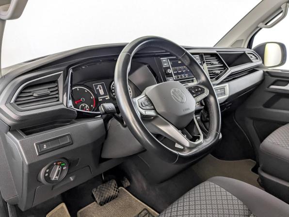 Volkswagen Multivan T6 Рестайлинг с пробегом 2021 года, цена 5 350 000 рублей, 94113 км, минивэн, Автокод Объявления