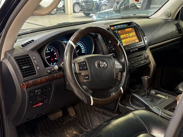 Toyota Land Cruiser 200 Series с пробегом 2011 года, цена 2 890 000 рублей, 203000 км, внедорожник, Автокод Объявления