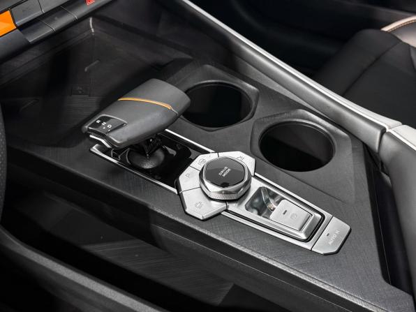 Changan UNI-V I с пробегом 2024 года, цена 2 150 000 рублей, 25383 км, лифтбек, Автокод Объявления