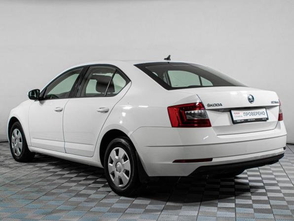 Skoda Octavia III (A7) Рестайлинг с пробегом 2017 года, цена 1 137 000 рублей, 209207 км, лифтбек, Автокод Объявления